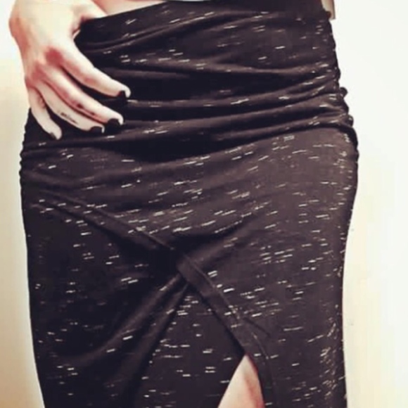 New Moon Skirt - INARI - Picture 2 of 2